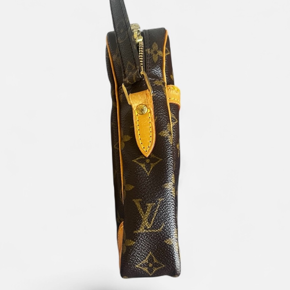✨ Louis Vuitton Monogram Danube PM Crossbody - Picture 6 of 11